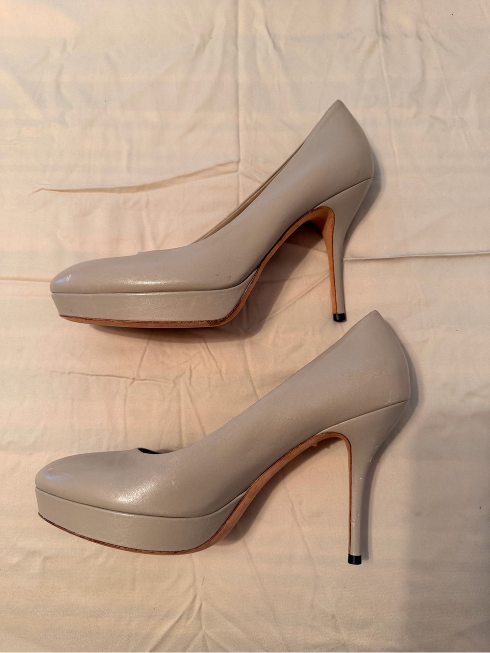 Gucci Women’s Beige Taupe Leather Platform Stiletto Pumps Size 39 Made in Italy